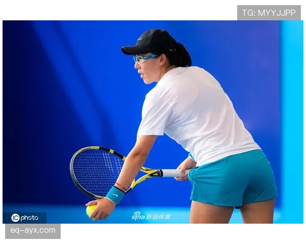 郑赛赛训练完直接拎爱马仕去吃火锅？